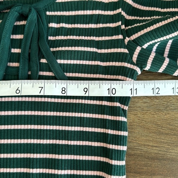 NWT Anthropologie Porridge Puff-Sleeve Tie-Front Top in Green, XXS - Picture 4 of 12